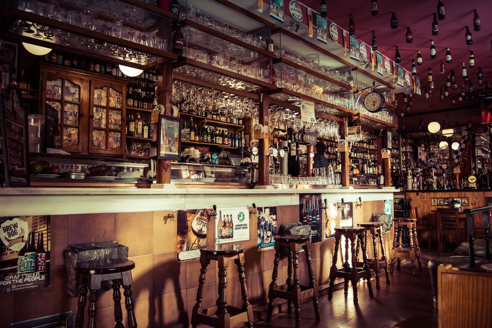 https://canadianvisa.org/blog/cities-and-places/halifax/10-fun-facts-about-halifax stocked old style pub
