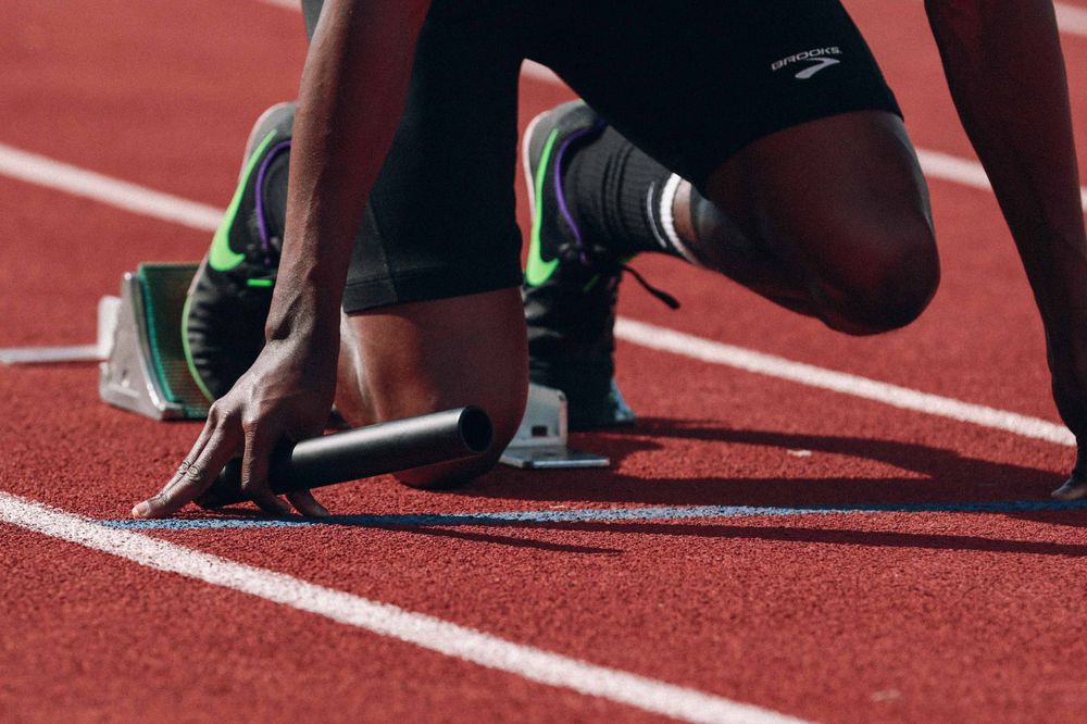 10 Fun Facts about Hamilton young athelete at the starting block