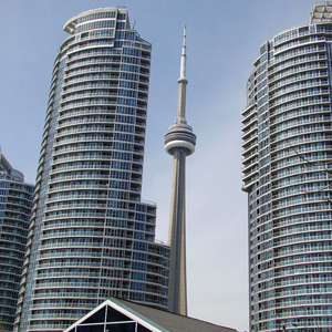 5 Reasons why you need to visit Toronto City of Toronto with the CN tower