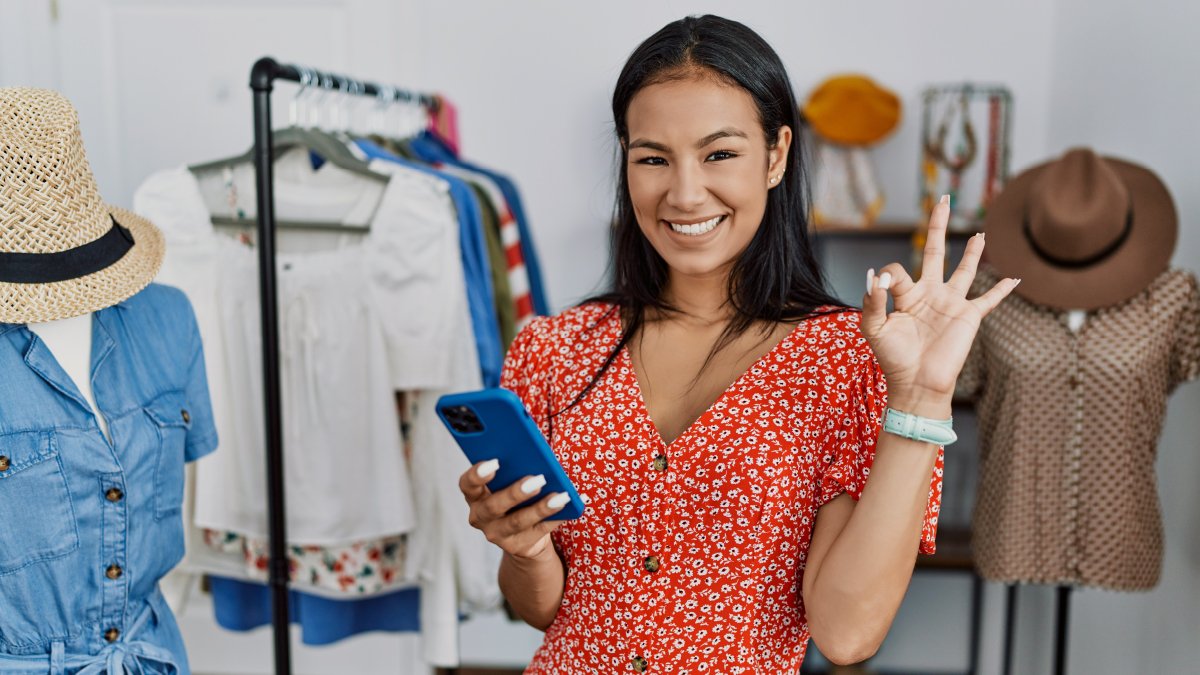 girl-with-phone-how-to-apply-for-a-canadian-work-visa-from-peru