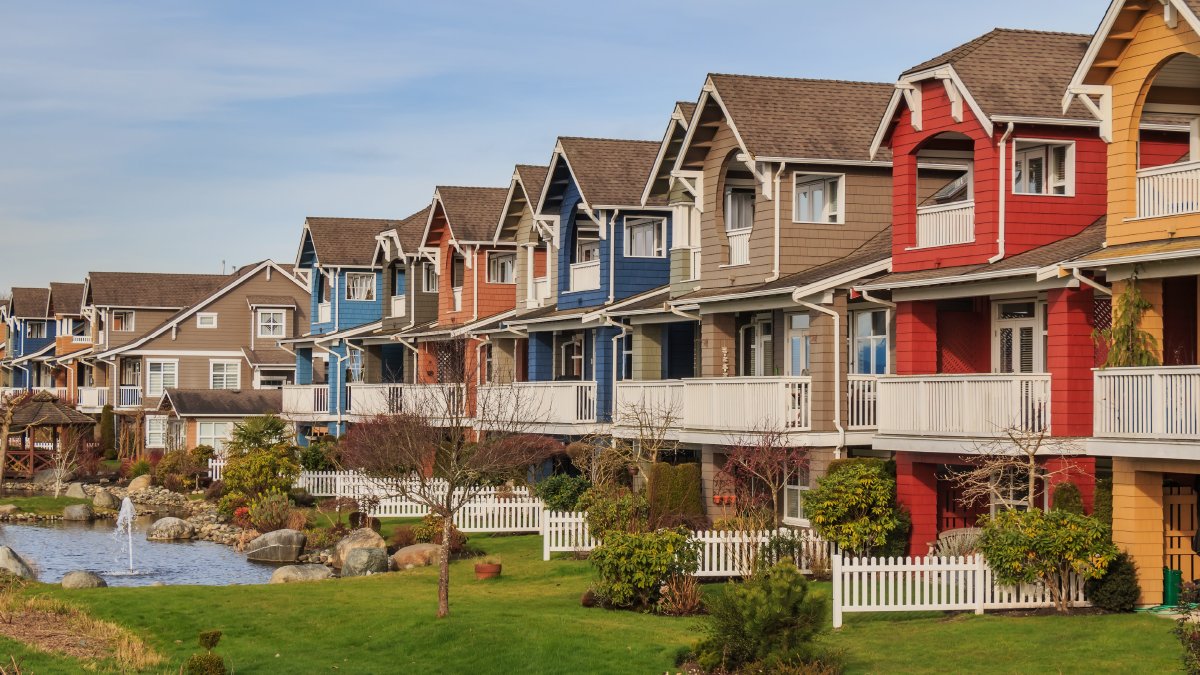 colourful houses | Work in Canada as a real estate agent