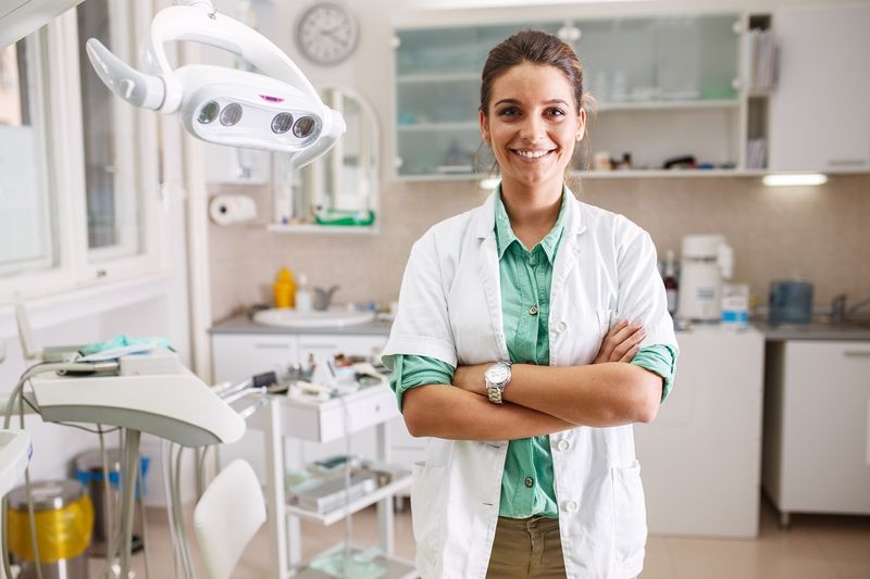 Immigrate To Canada As A Dentist In 2020 21 Canadianvisa Org