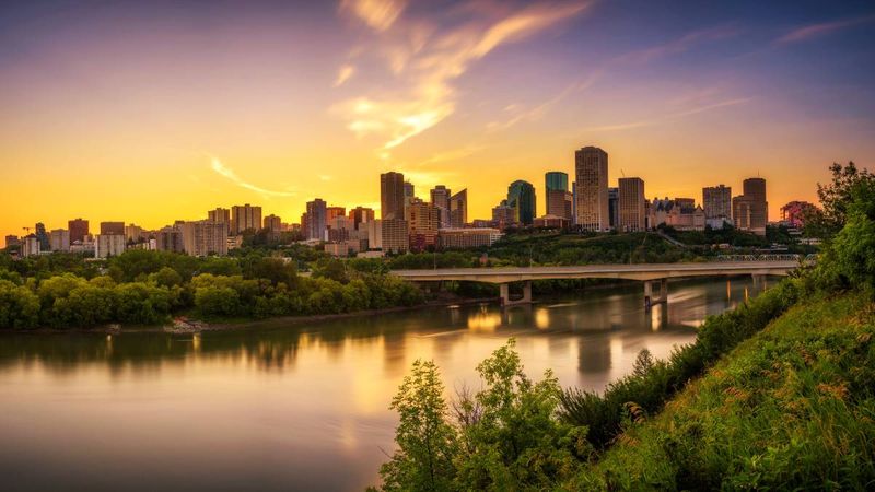 Alberta PNP Introduces New Online Portal! Sunset-Edmonton-downtown-James-Macdonald-Bridge-and-Saskatchewan-River-Alberta-Canada | Alberta PNP
