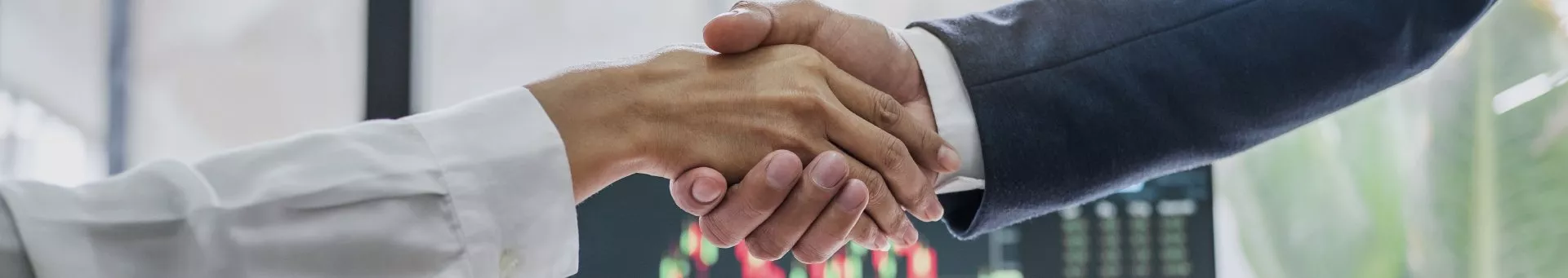 Are you from the U.S. or Mexico and want to work in Canada? Choose from one of four visa options through the Canada United States Mexico Agreement (CUSMA).