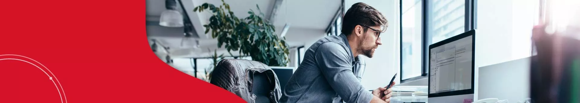 If you want to live and work in Canada, you've come to the right place. Here are 8 facts you should know about working in Canada and who can apply for a visa.